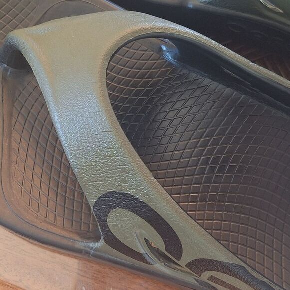 OOFOS OOriginal Sport Recovery Sandals Unisex Tactical Green Men's 9 Women's 11 - Picture 8 of 12